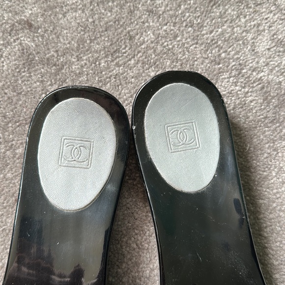 Channel CC Sandals - Picture 2 of 10